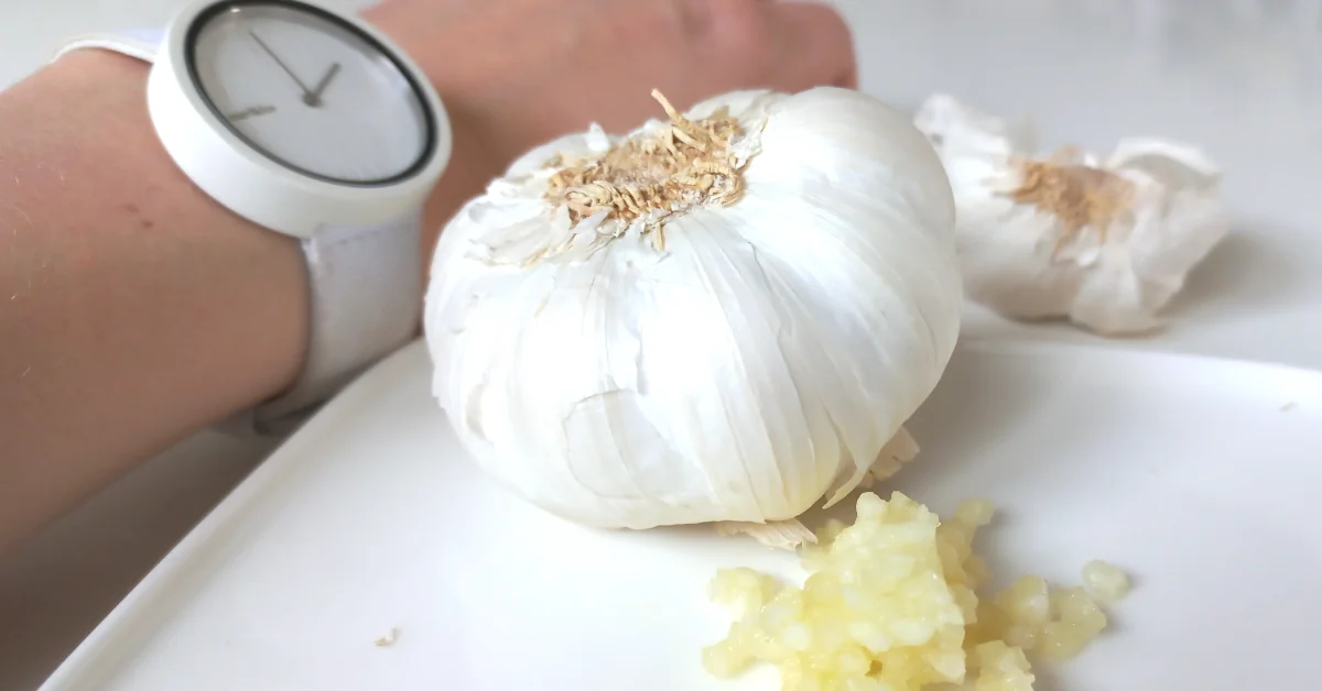 Timing allicin in crushed garlic